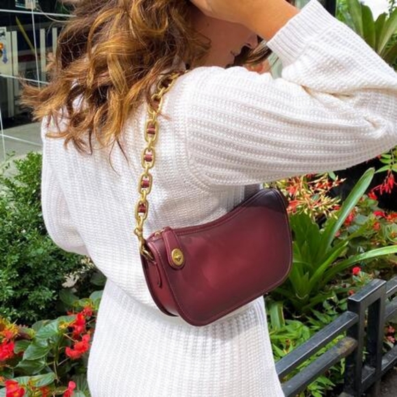 Coach swinger bag in wine with chain strap - Picture 11 of 11